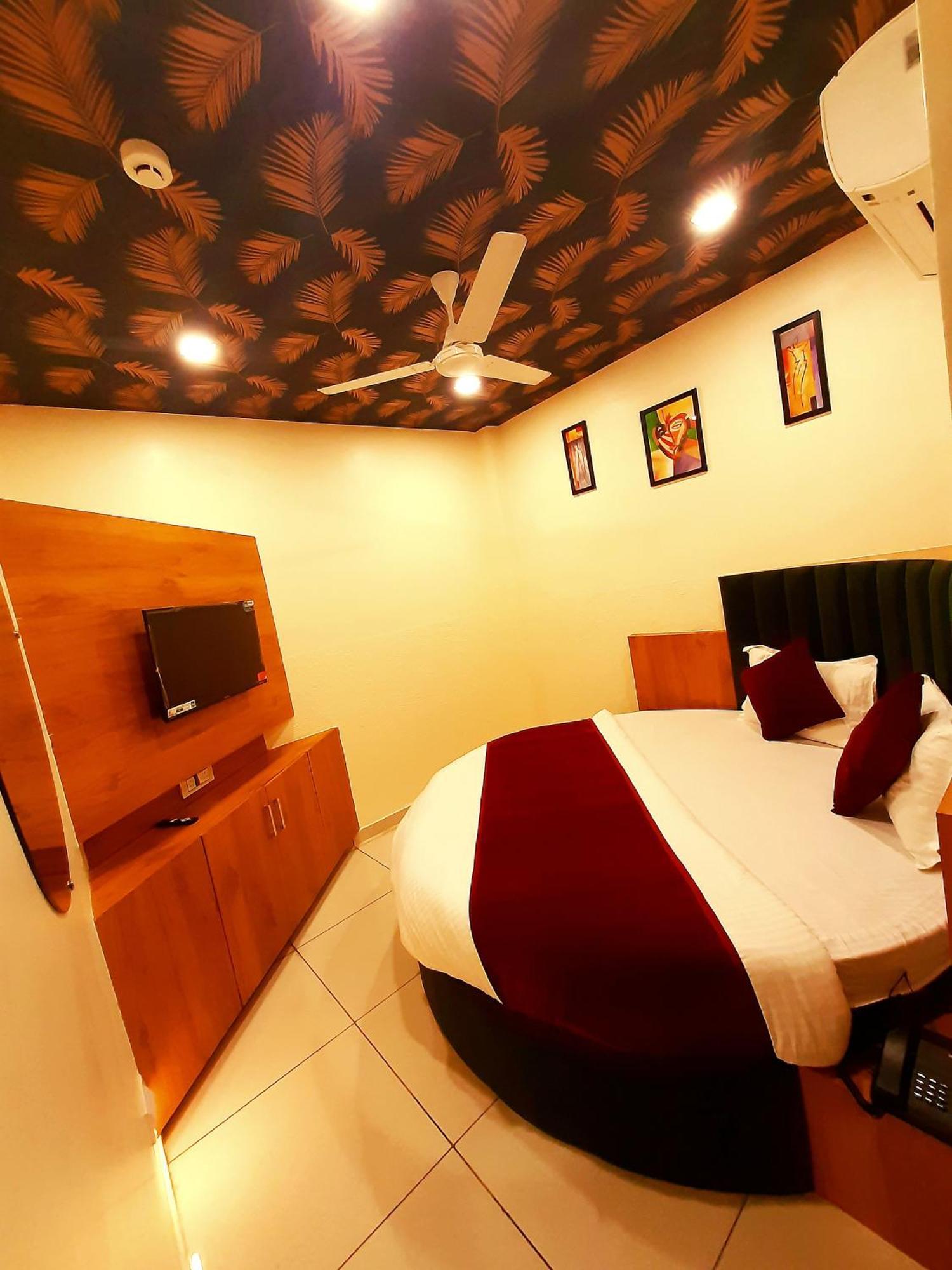 Hotel Suncity Ahmedabad Extérieur photo