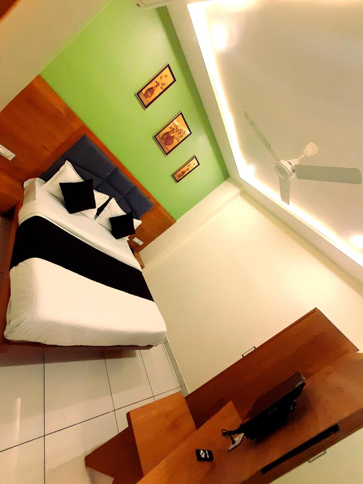 Hotel Suncity Ahmedabad Extérieur photo