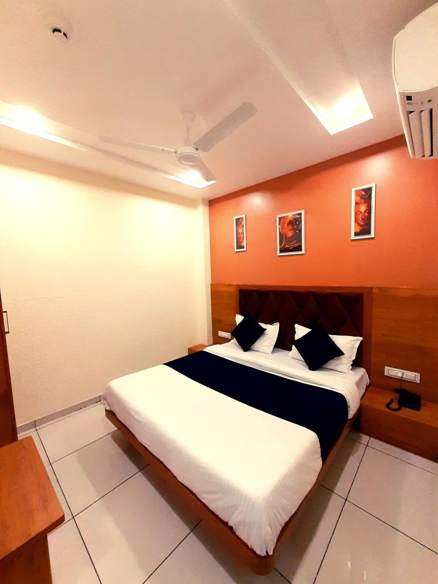 Hotel Suncity Ahmedabad Extérieur photo