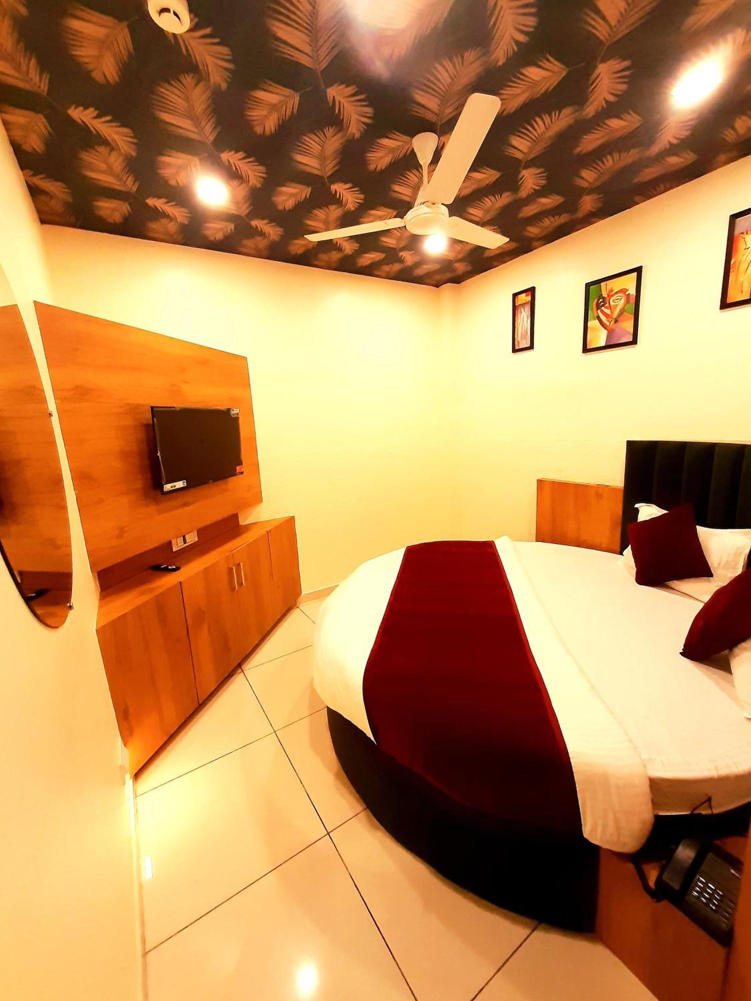 Hotel Suncity Ahmedabad Extérieur photo