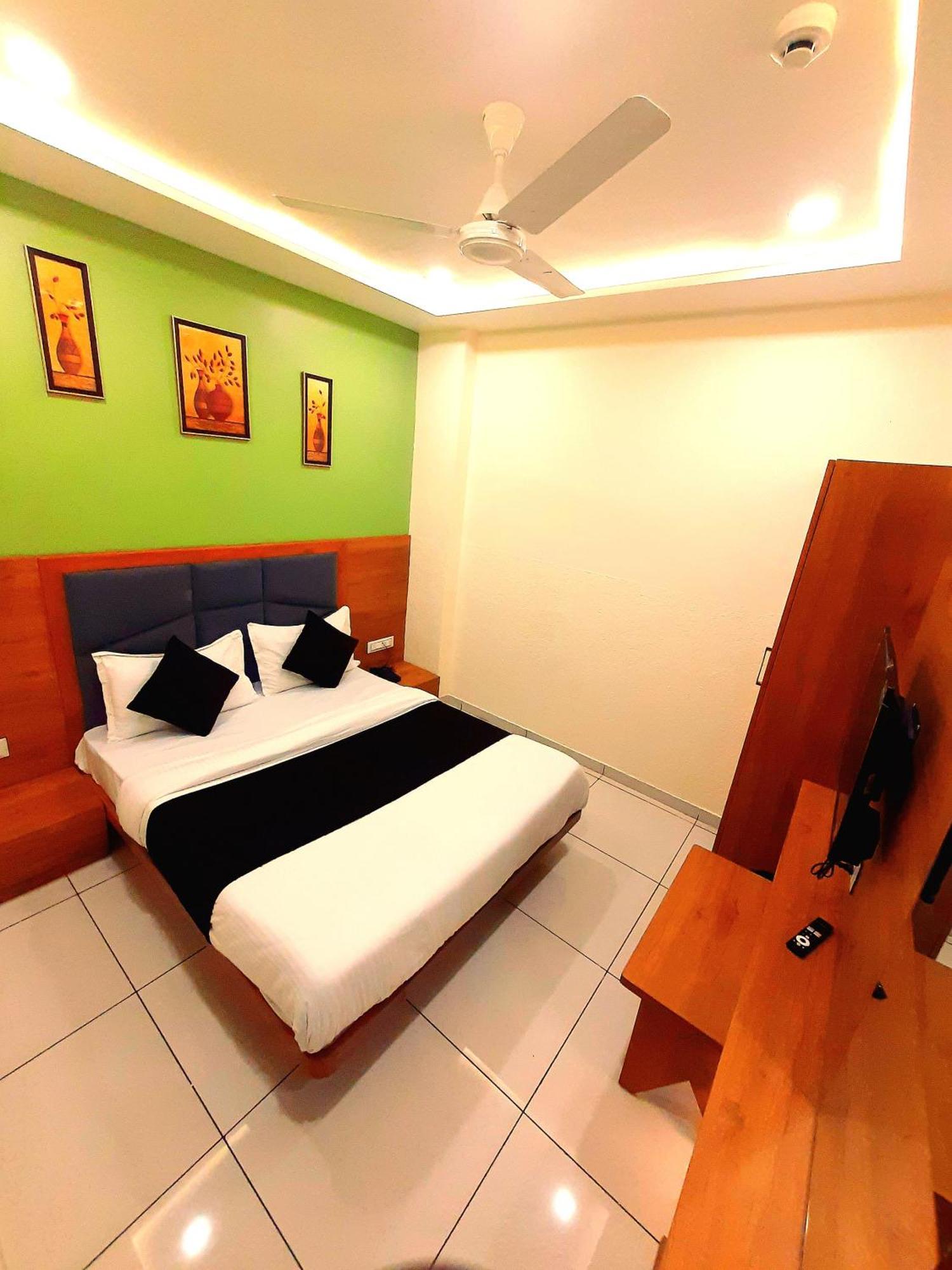 Hotel Suncity Ahmedabad Extérieur photo