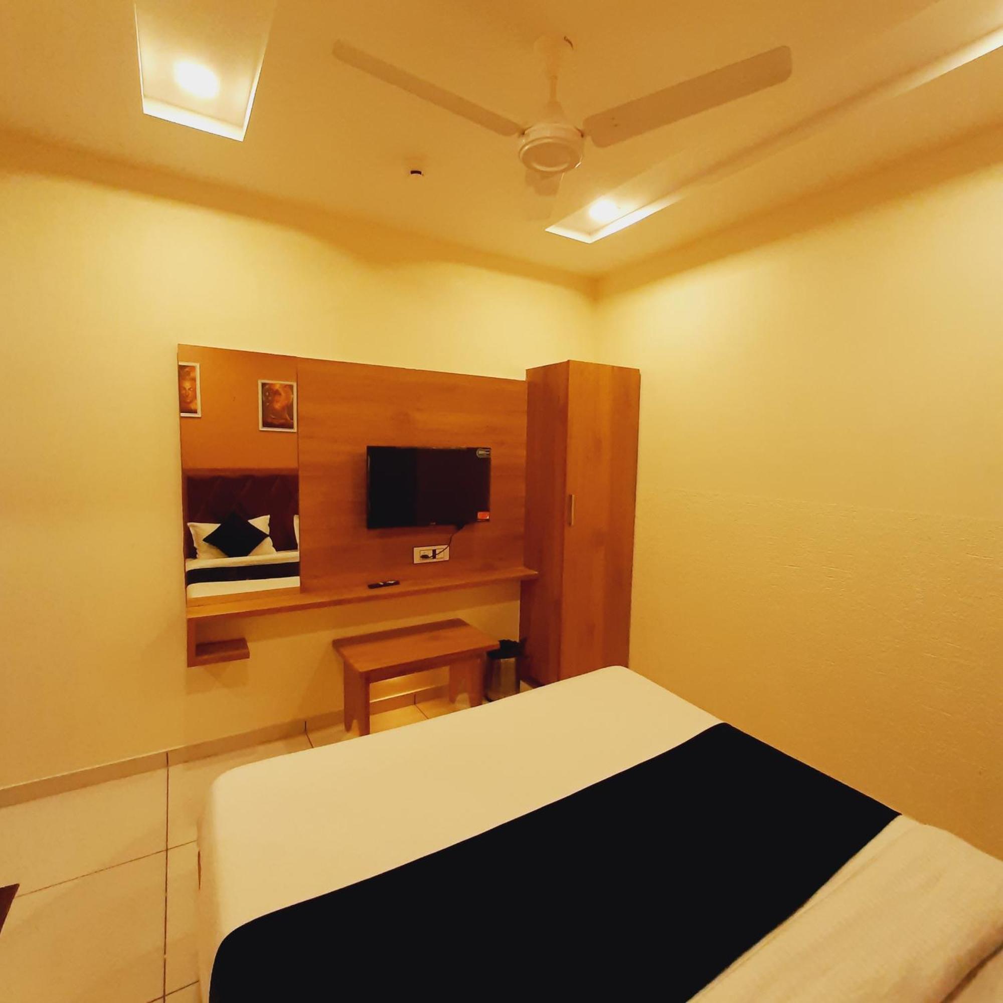 Hotel Suncity Ahmedabad Extérieur photo