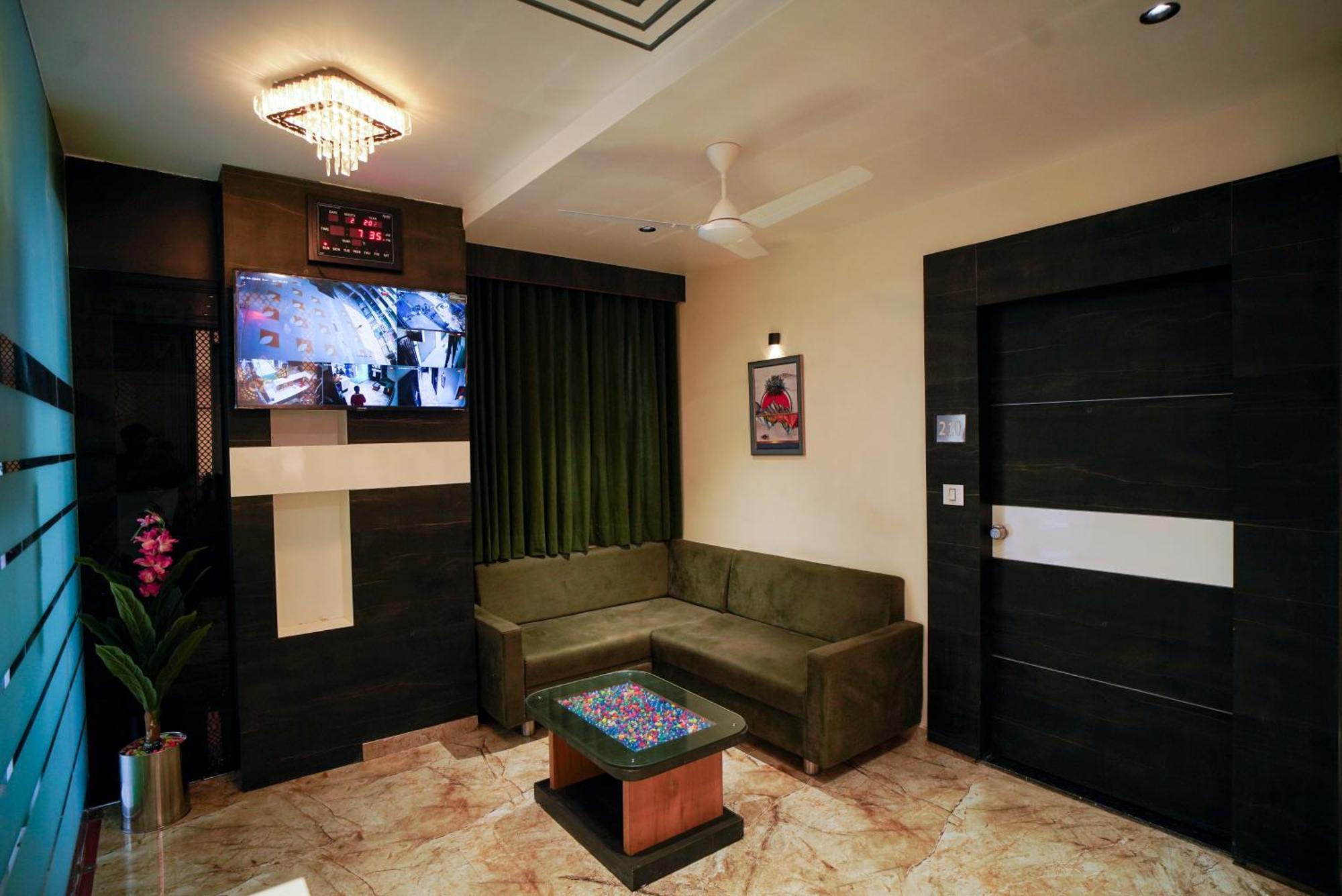 Hotel Suncity Ahmedabad Extérieur photo