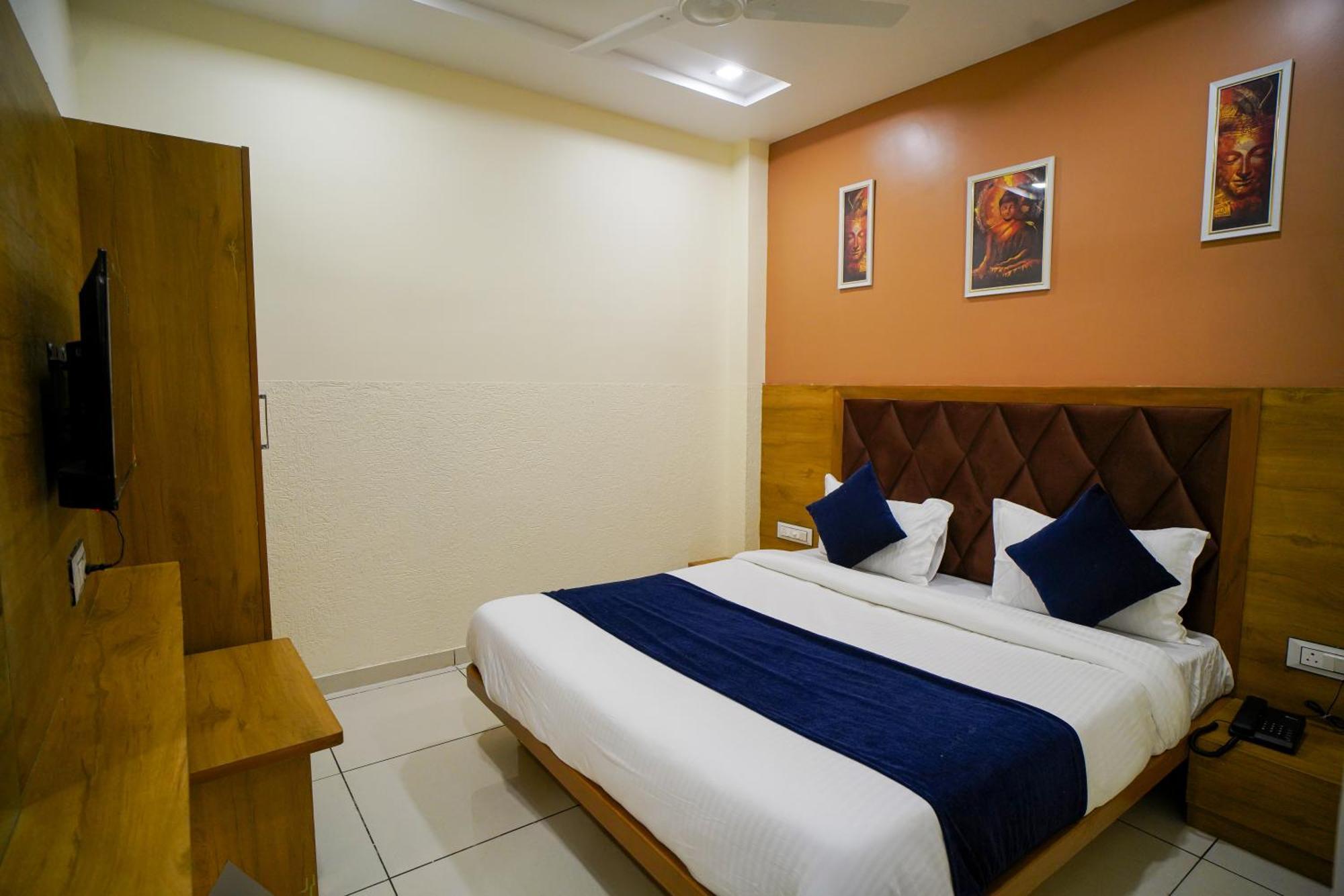 Hotel Suncity Ahmedabad Extérieur photo