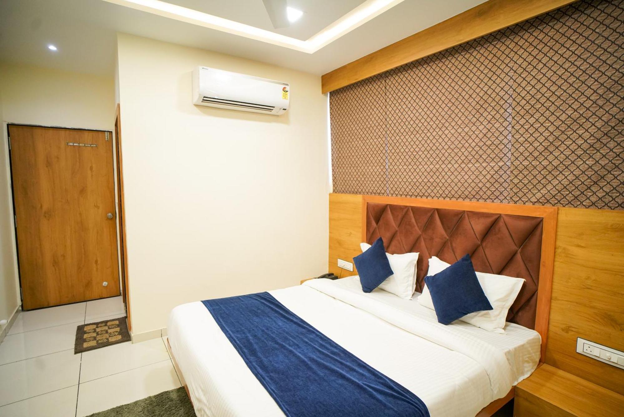Hotel Suncity Ahmedabad Extérieur photo