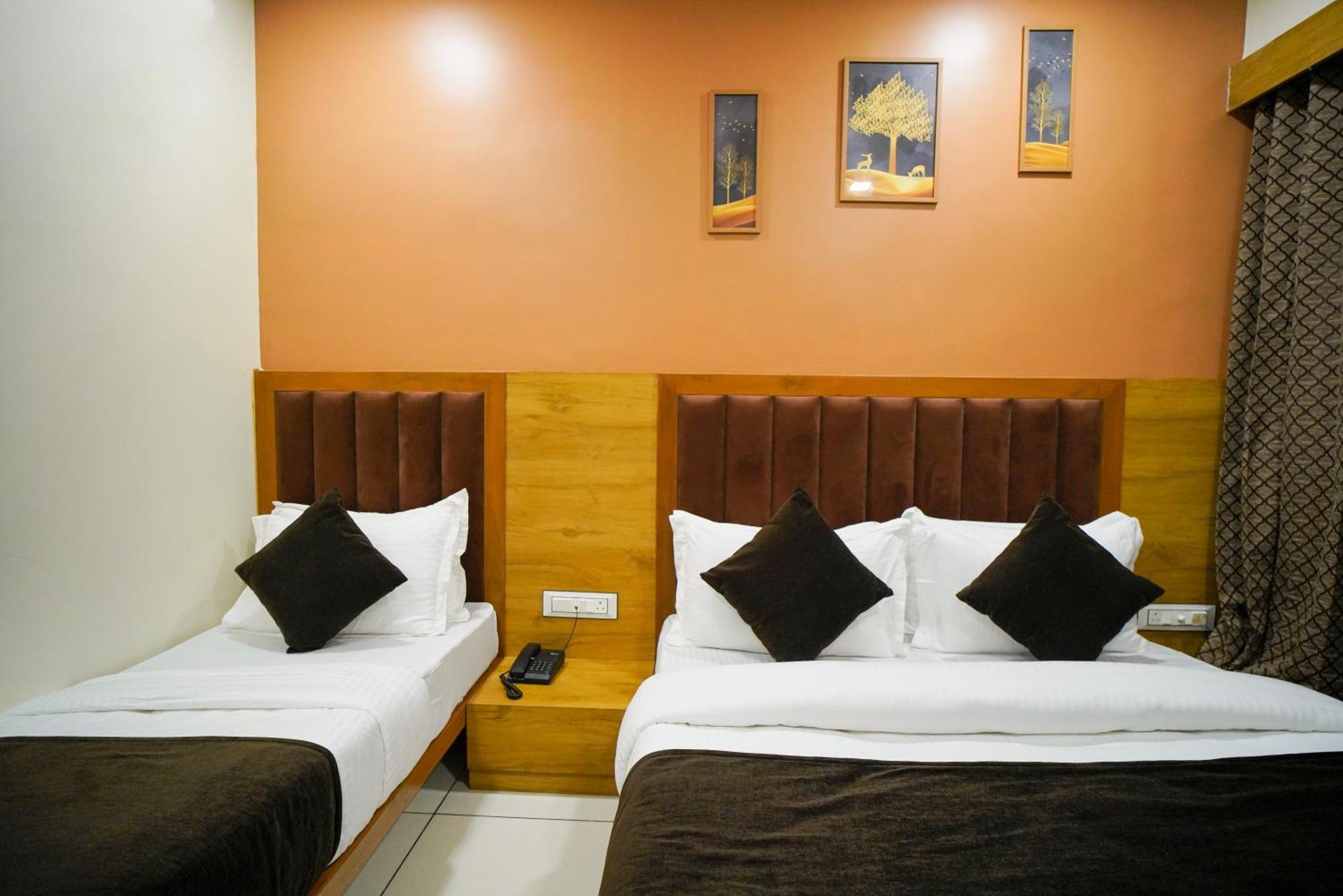Hotel Suncity Ahmedabad Extérieur photo
