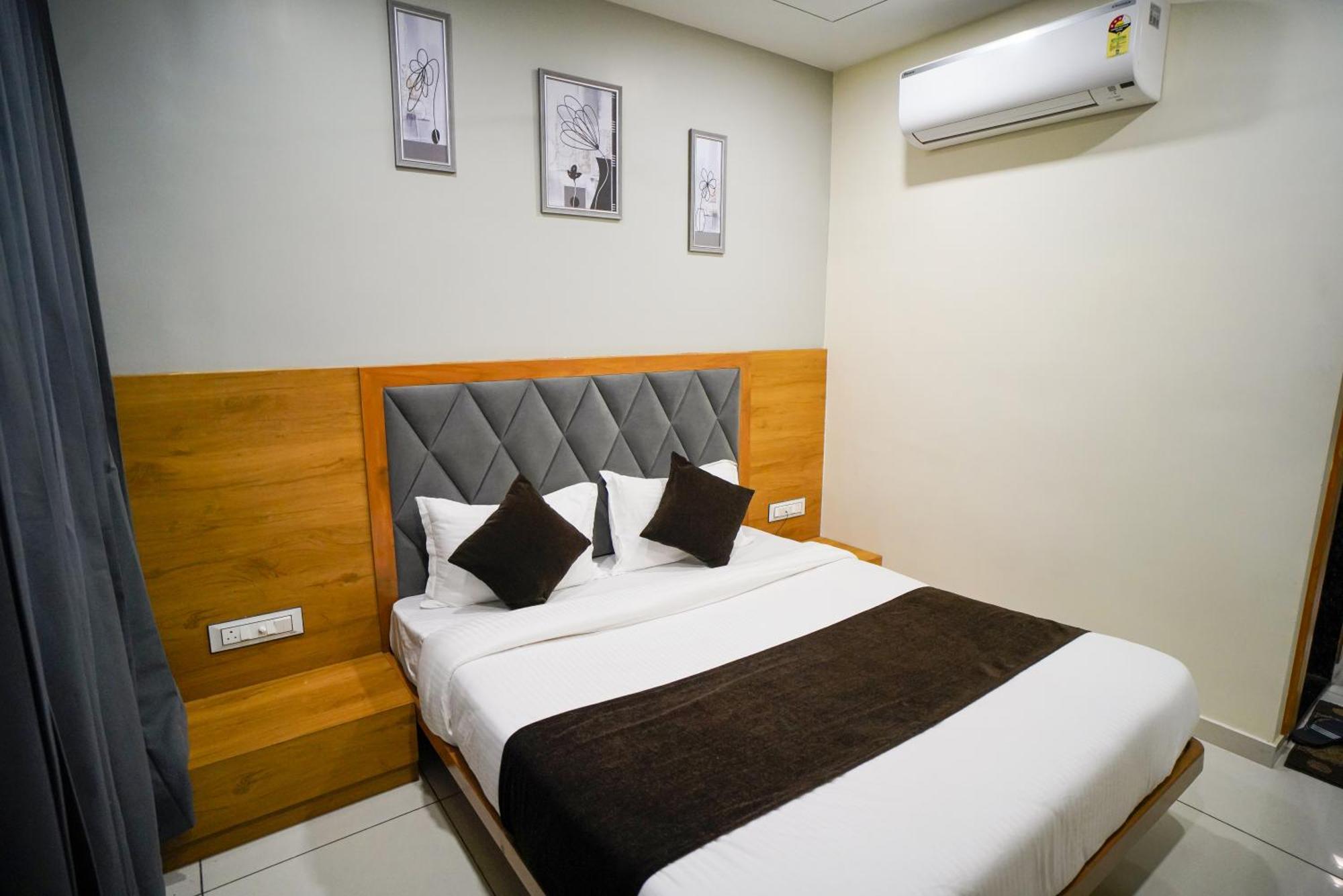 Hotel Suncity Ahmedabad Extérieur photo