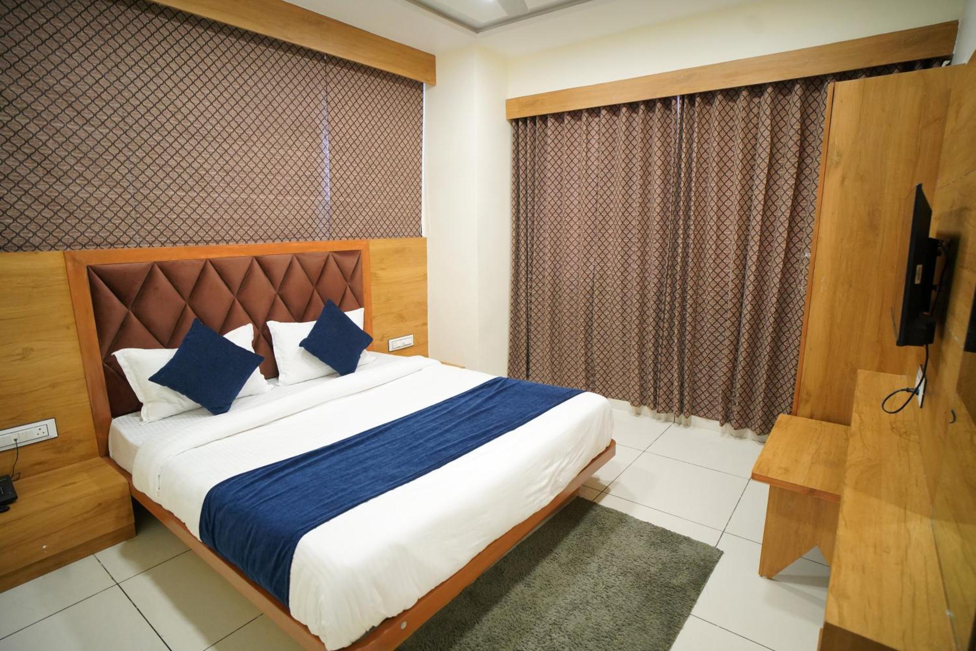 Hotel Suncity Ahmedabad Extérieur photo